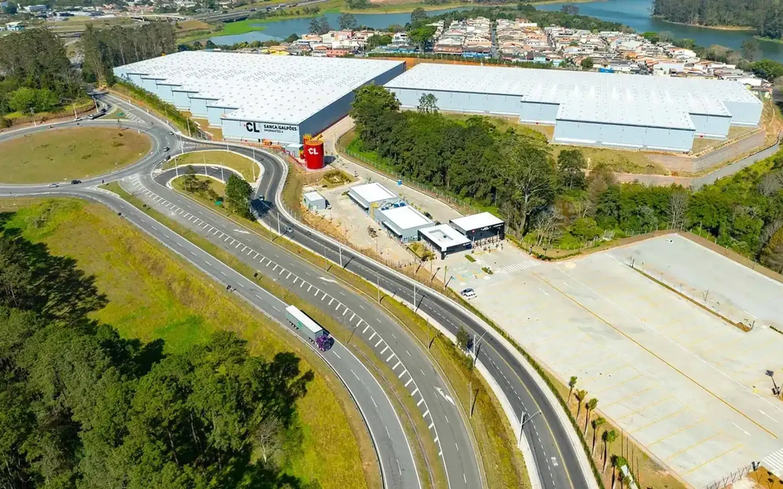 Galpão na Rodovia dos Imigrantes, Vila Guarani